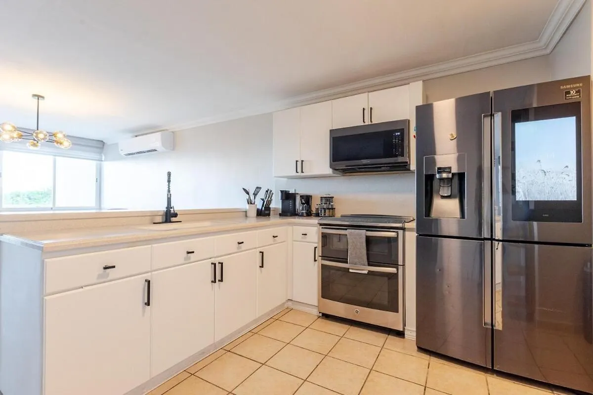아파트 Penthouse Condo, Rooftop Terrace With Hot Tub, 6Ppl Las Coles 푸에르토리코